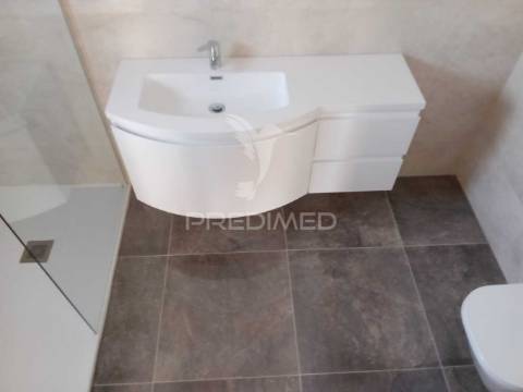 Moradia t4 a estrear com piscina em alverca