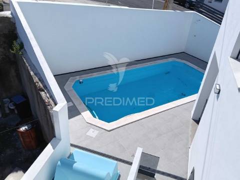 Moradia t4 a estrear com piscina em alverca