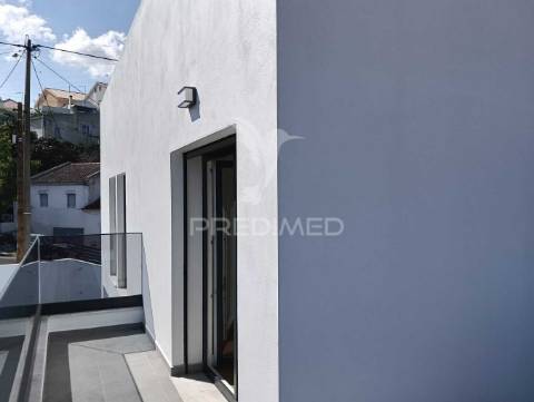 Moradia t4 a estrear com piscina em alverca