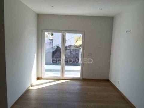 Moradia t4 a estrear com piscina em alverca