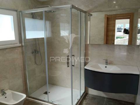 Moradia t4 a estrear com piscina em alverca