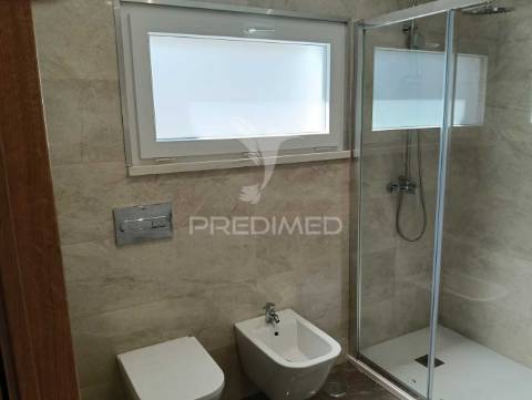 Moradia t4 a estrear com piscina em alverca