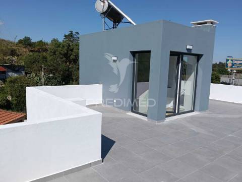 Moradia t4 a estrear com piscina em alverca