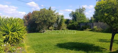 Moradia t3 com terreno de  2.640m²