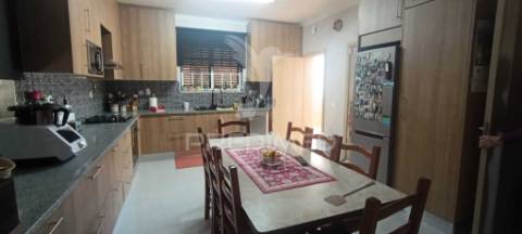 Moradia t3 com terreno de  2.640m²