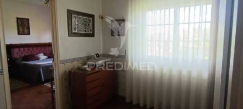 Moradia t3 com terreno de  2.640m²