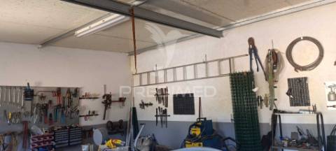 Moradia t3 com terreno de  2.640m²