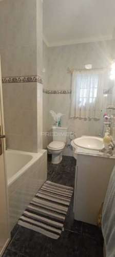 Moradia t3 com terreno de  2.640m²