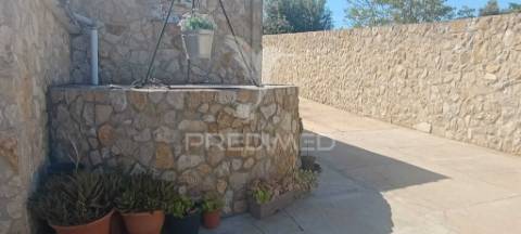 Moradia t3 com terreno de  2.640m²