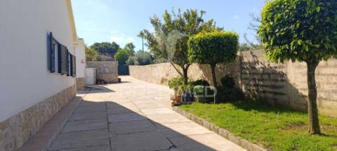 Moradia t3 com terreno de  2.640m²