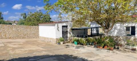 Moradia t3 com terreno de  2.640m²