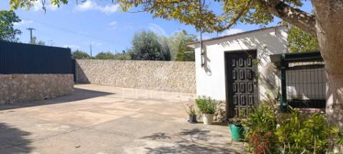 Moradia t3 com terreno de  2.640m²