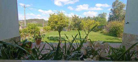 Moradia t3 com terreno de  2.640m²