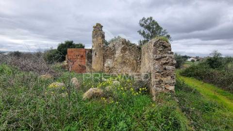 Terreno rústico com ruína - alcorochel, torres novas