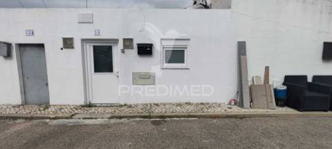 Moradia v1+2 para venda benavente