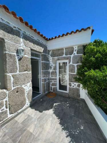 Moradia com 2 quartos com terreno - renovada - viseu - nelas