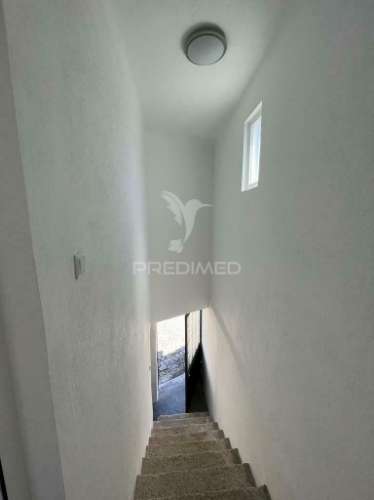 Moradia com 2 quartos com terreno - renovada - viseu - nelas