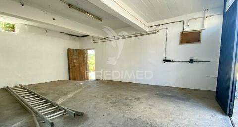 Moradia com 2 quartos com terreno - renovada - viseu - nelas