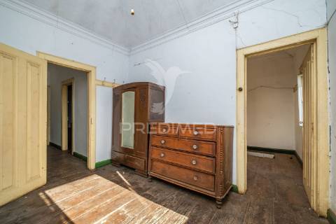 Moradia antiga de pedra gaula santa cruz ilha da madeira