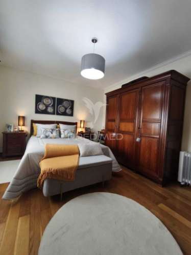 Apartamento t3 no 2º andar com elevador e garagem individual – vagos