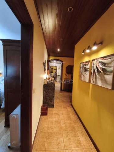 Apartamento t3 no 2º andar com elevador e garagem individual – vagos