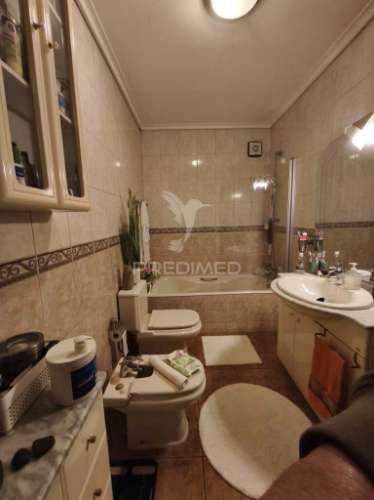 Apartamento t3 no 2º andar com elevador e garagem individual – vagos