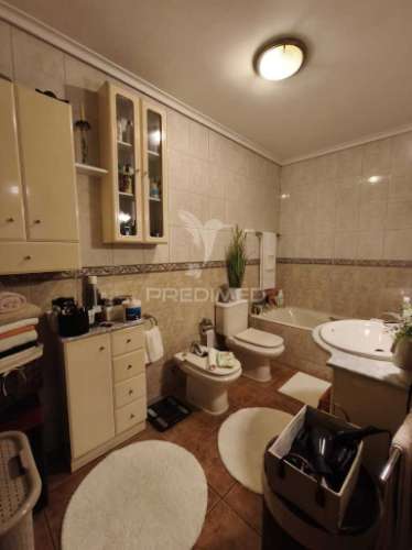 Apartamento t3 no 2º andar com elevador e garagem individual – vagos