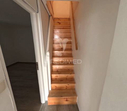 Moradia dividida em dois t1 remodelada em arcena (alverca do ribatejo)