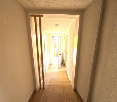 Moradia dividida em dois t1 remodelada em arcena (alverca do ribatejo)