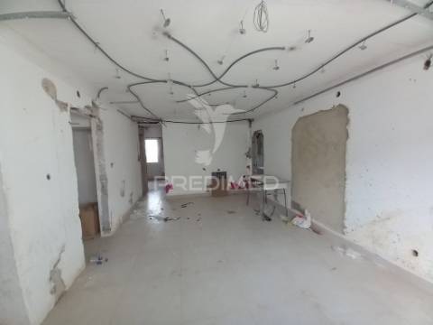 Vende se t4 montijo /afonsoeiro 170.000€