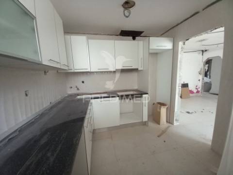 Vende se t4 montijo /afonsoeiro 170.000€