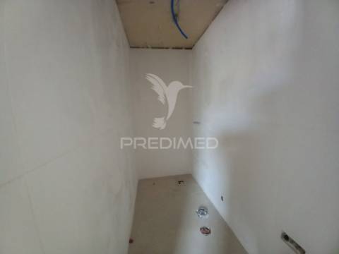 Vende se t4 montijo /afonsoeiro 170.000€