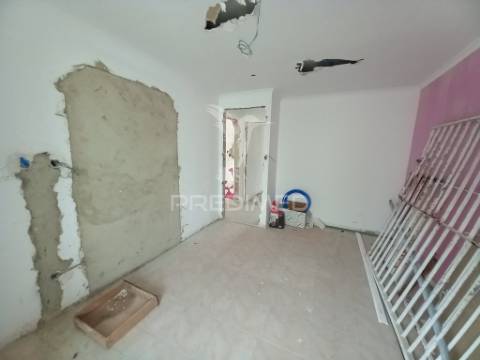 Vende se t4 montijo /afonsoeiro 170.000€