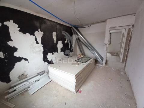 Vende se t4 montijo /afonsoeiro 170.000€