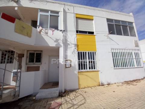 Vende se t4 montijo /afonsoeiro 170.000€