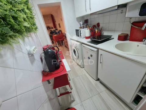 Alfama-lisboa-t1-2 ass.-mobilado-remodelada