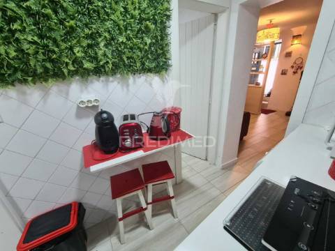 Alfama-lisboa-t1-2 ass.-mobilado-remodelada