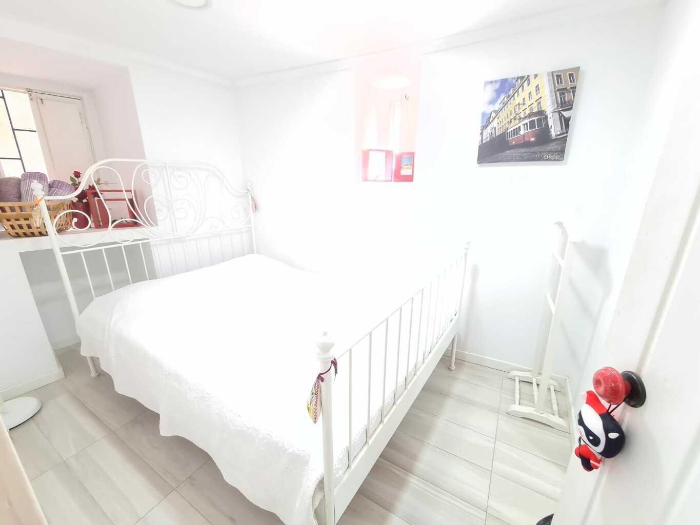 Alfama-lisboa-t1-2 ass.-mobilado-remodelada