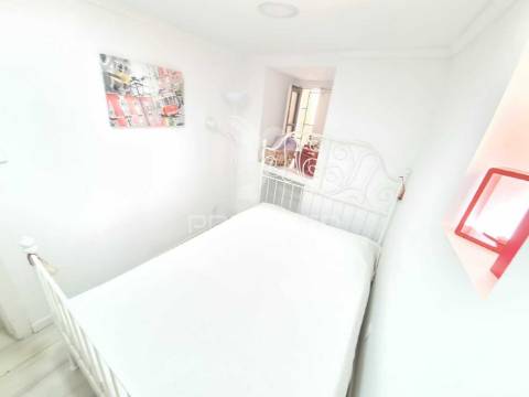 Alfama-lisboa-t1-2 ass.-mobilado-remodelada