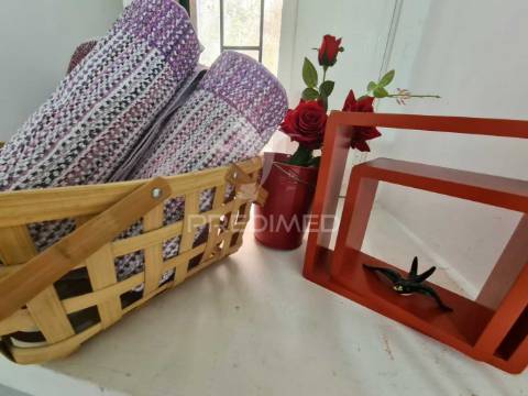 Alfama-lisboa-t1-2 ass.-mobilado-remodelada