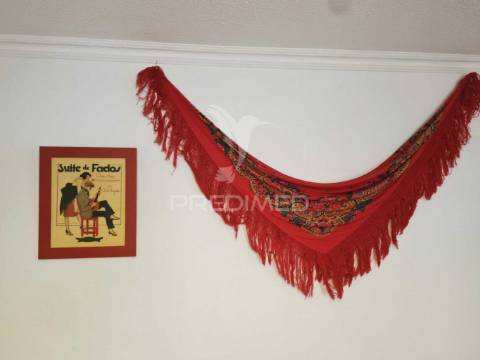 Alfama-lisboa-t1-2 ass.-mobilado-remodelada