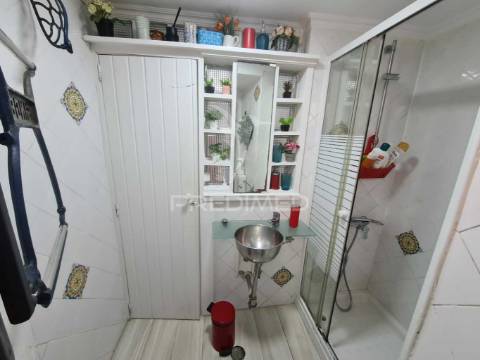 Alfama-lisboa-t1-2 ass.-mobilado-remodelada