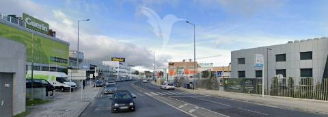 Armazém no prior velho junto ao aeroporto de lisboa