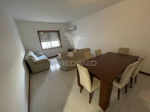 Oportunidade – t3 reabilitado com 2 varandas e lugar de garagem | rio tinto