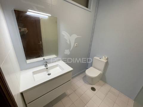 Oportunidade – t3 reabilitado com 2 varandas e lugar de garagem | rio tinto