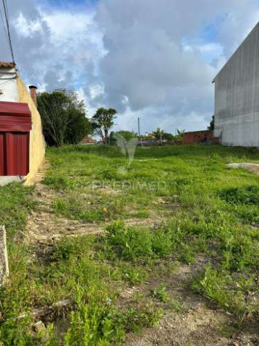 Terreno urbano com 815 m² e 17,20 metros de frente em oliveirinha – aveiro