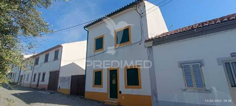 Moradia t4 à venda em arez, nisa – espaço, conforto e tranquilidade!