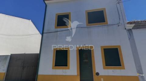 Moradia t4 à venda em arez, nisa – espaço, conforto e tranquilidade!