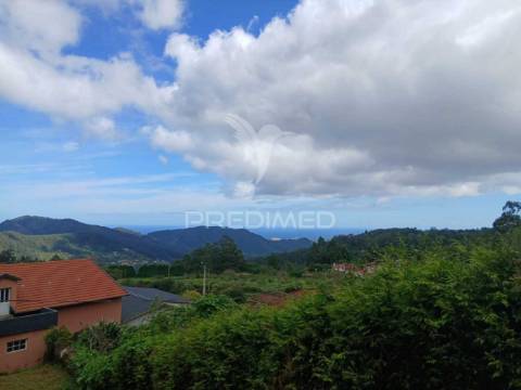 Terreno urbano no santo da serra