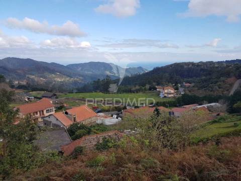 Terreno urbano no santo da serra